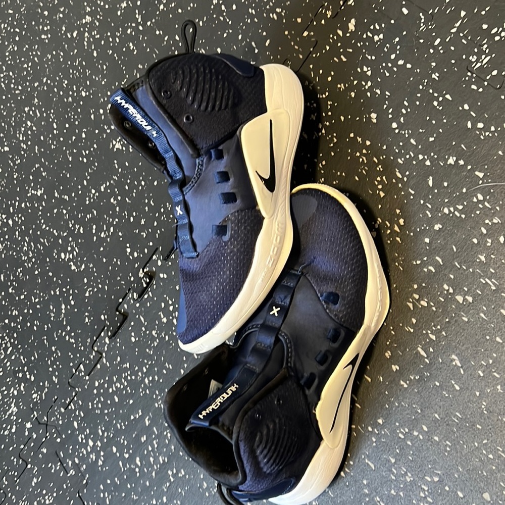 Nike Shoes | Nike Hyperdunk
Color: Blue/White Size: 6